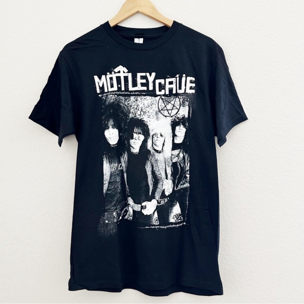 MOTLEY CRUE Stadium Tour 2022 Graphic Tee